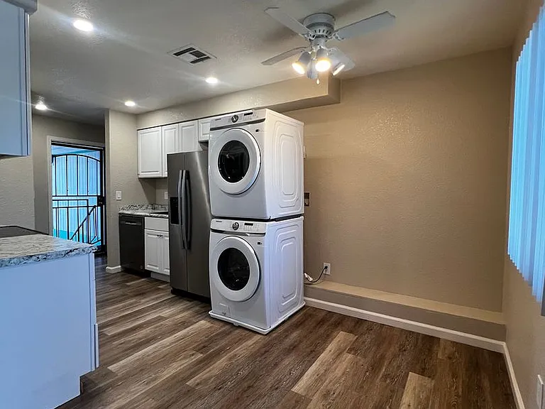 Canyon Club Apartments — Photo 82