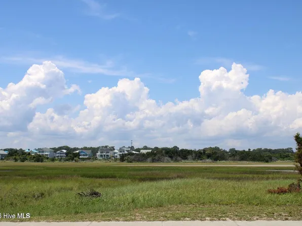 838 Ocean Boulevard W, Holden Beach, NC 28462