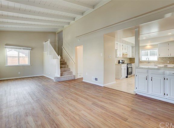 4th image of 1012 Sierra Pl