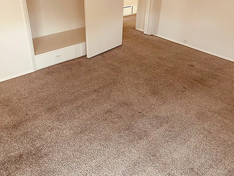 109 N E St #5 — Photo 9