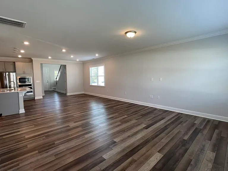 813 Matterhorn Dr — Photo 8