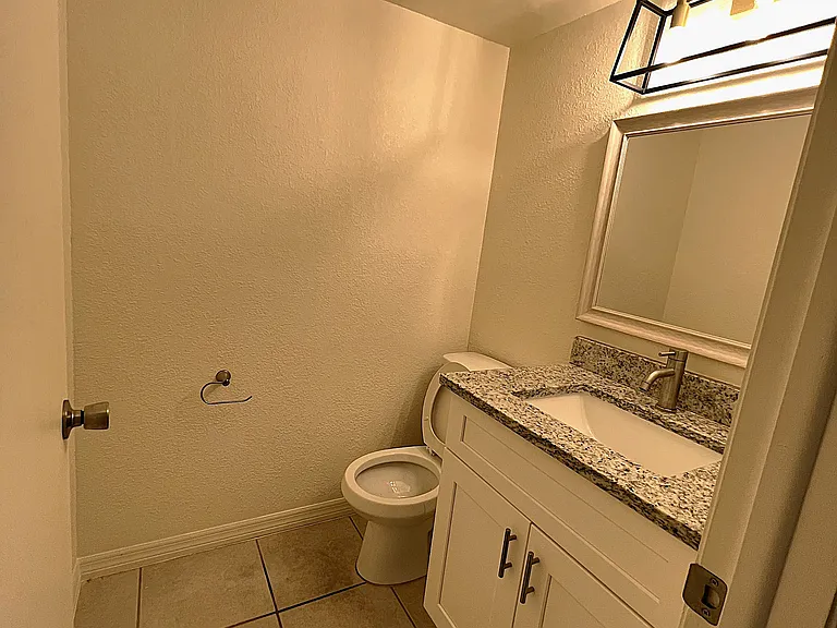 1510 SW 47th Ter #102 — Photo 9