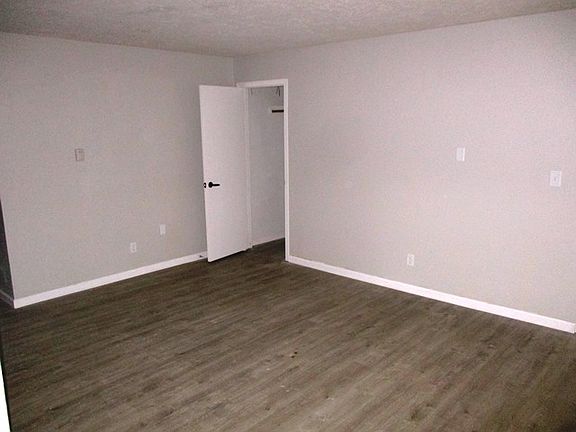 5th image of 1007 Charlotte Dr