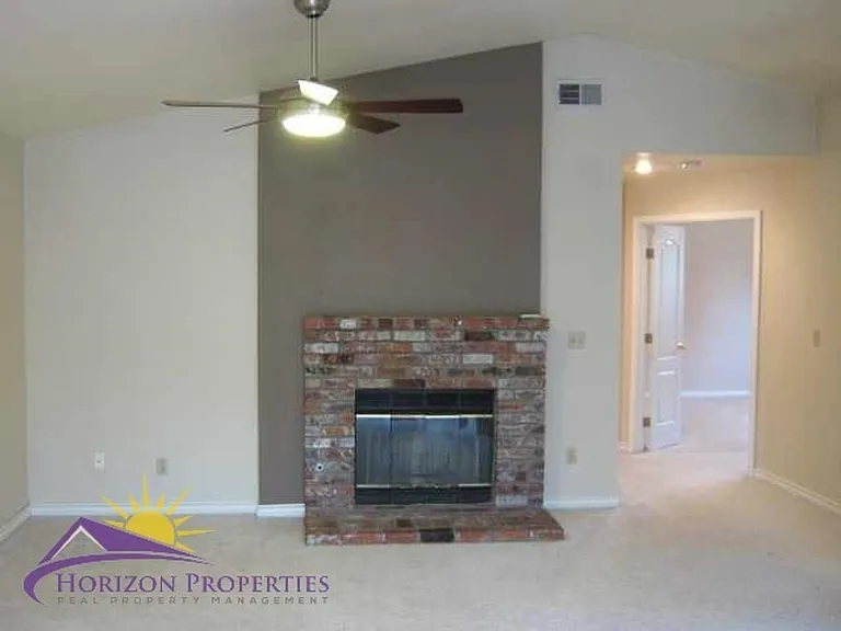 2030 Moontree Dr — Photo 5