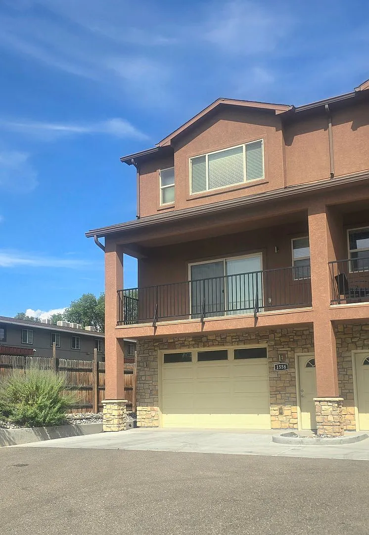 Move in Special!! $300 off first full months rent! — Photo 1