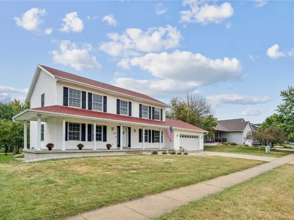 2650 Wolf Run, Hiawatha, IA 52233