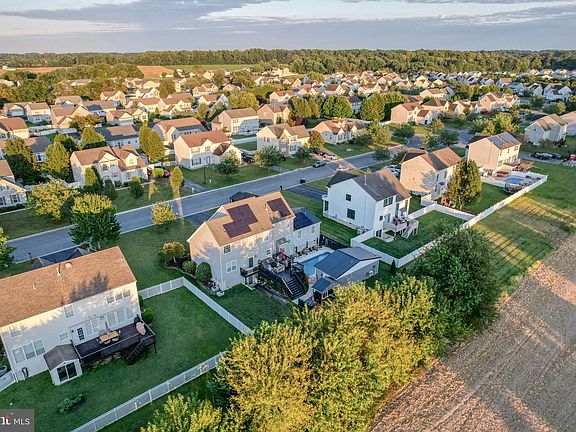 5th image of 76 Belfry Dr