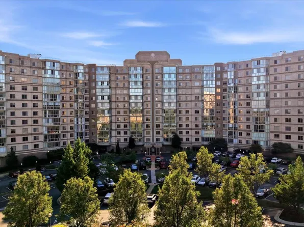 19375 Cypress Ridge Ter Unit 815, Leesburg, VA 20176