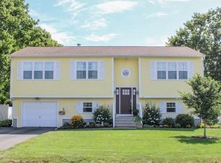 127 Barrington Ave, Barrington, RI 02806