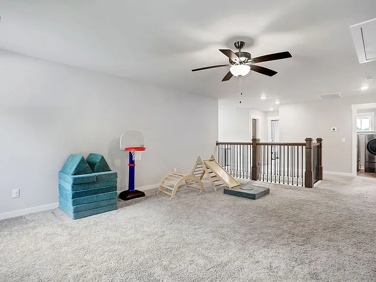 118 Pickett Fence Ln — Photo 41