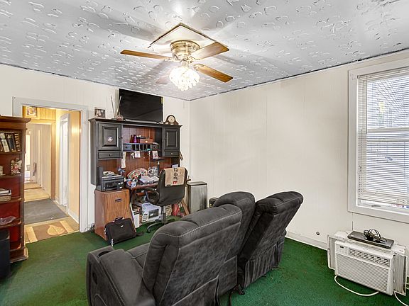 4th image of 4425 W Carroll Ave