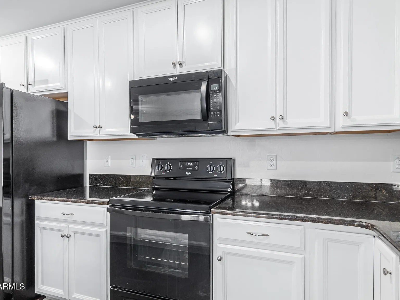 3 bed, 2.0 bath, 1503 sqft, $2,295 — Photo 2