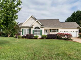 220 Bay Hill Dr, Boiling Springs, SC 29316