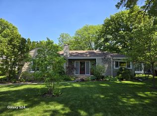 711 Green Meadow Ave, Rockford, IL 61107