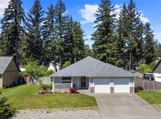 407 Raintree Loop Ct SE, Rainier, WA 98576
