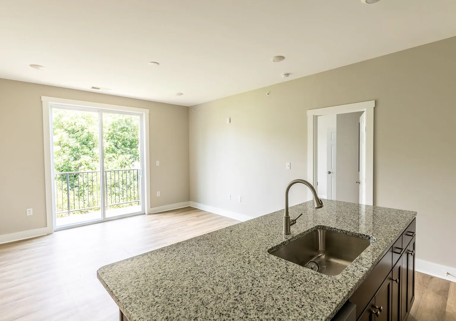 Druid Ave Apartments — Photo 4