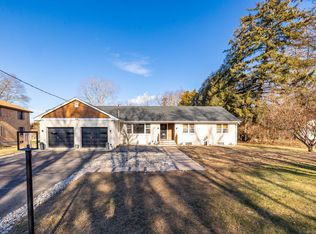 2 Columbine Ln, Norwalk, CT 06851