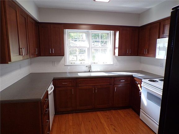 4th image of 2309 Northlake Ct NE