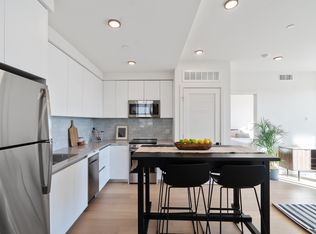 5751 Lexington Ave #201, Los Angeles, CA 90038