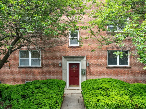 19 Alton Ct APT 1, Brookline, MA 02446