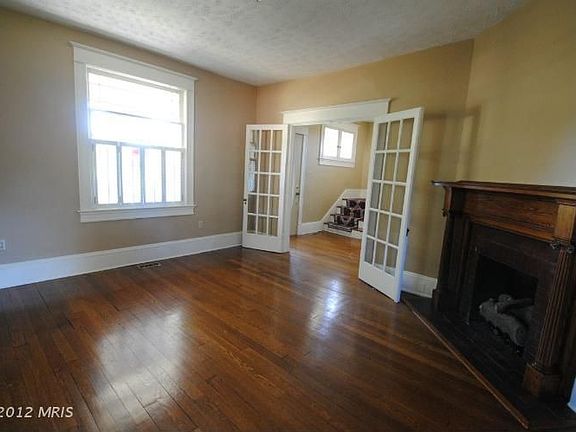 2nd image of 311 W Clifford St