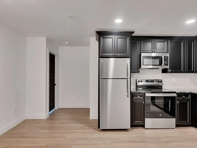 36 Pawling Ave #200 — Photo 10