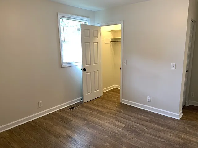 Larger closet with 3 rods