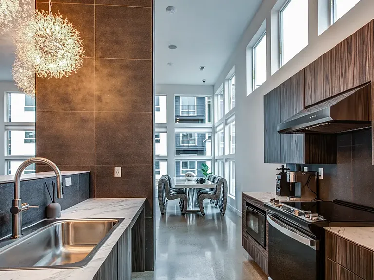The Amelia Apartments, LLC — Photo 6