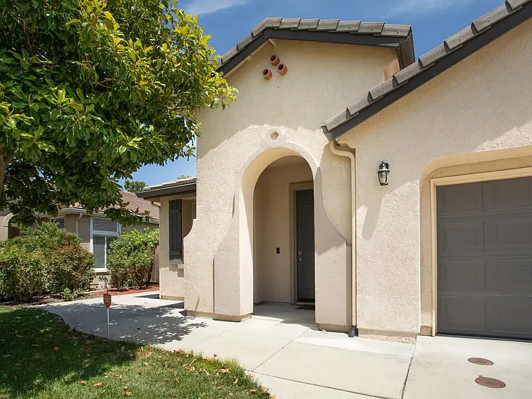 1113 Tori Ct — Photo 2