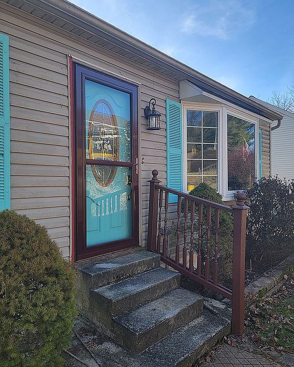 Front bay window, Apr '23
