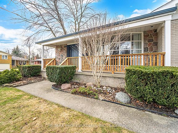 2nd image of 2 Thicket Rd