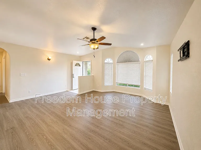 3066 Mount Charleston Dr — Photo 10