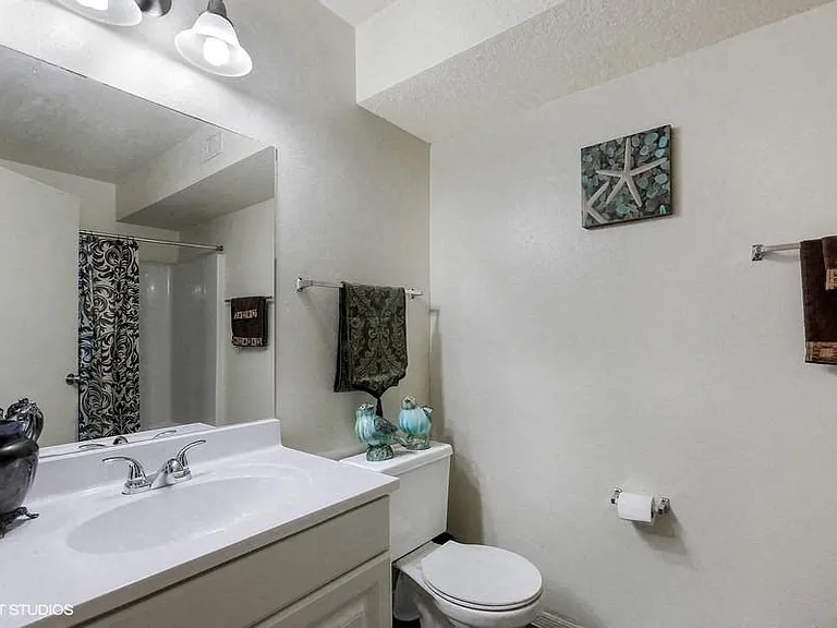 Villa Biscayne Apartments — Photo 20