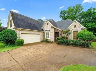 1655 Newton Oak Cir W, Memphis, TN 38117