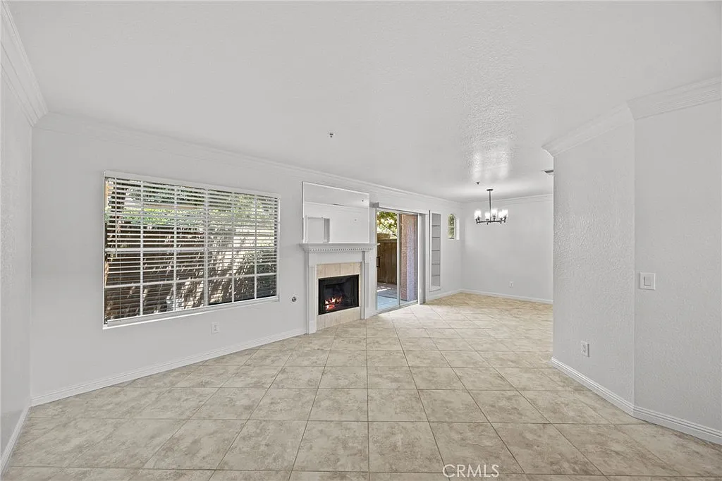3 bed, 2.5 bath, 1417 sqft, $3,100 — Photo 4