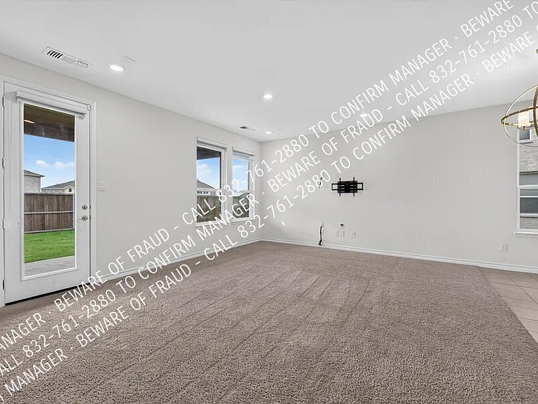 395 Boroughbridge Dr — Photo 7