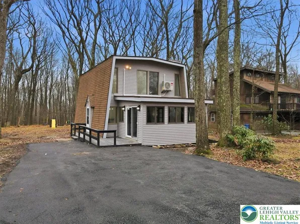 3217 Hamlet Dr, Tobyhanna, PA 18466