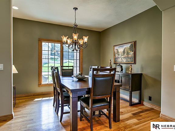 3rd image of 915 Southridge Dr