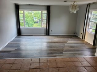 416 Temple Ave, Highland Park, IL 60035