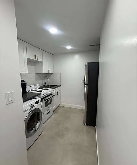 30 Hart Ave #1 — Photo 2