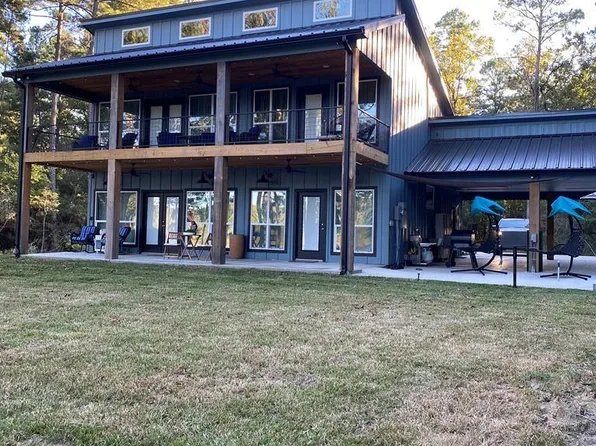 106 Joan St, Zavalla, TX 75980