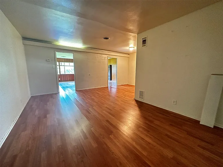 5210 Stuyvesant Ln — Photo 12