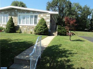 188 Dimarco Dr, Philadelphia, PA 19154