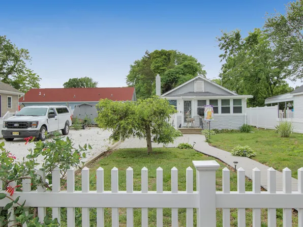 8 W Bates Ave, Villas, NJ 08251