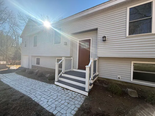 11 Currierville Road, Newton, NH 03858