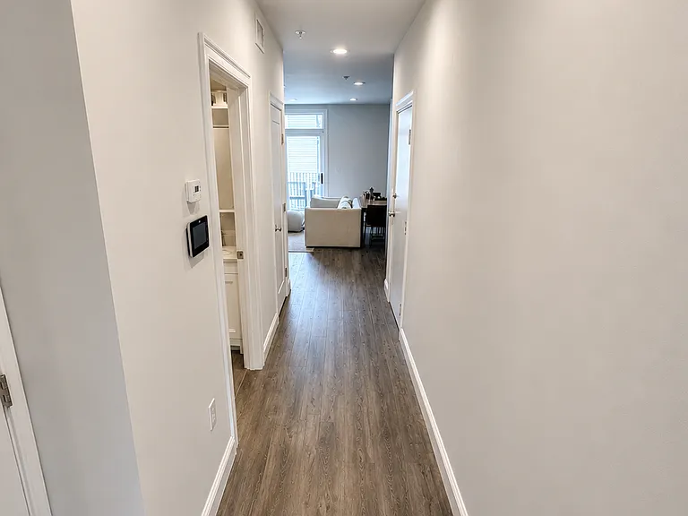 233 W 3rd St #2 — Photo 5