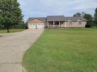 7 McClanahan Rd, Farmington, MO 63640