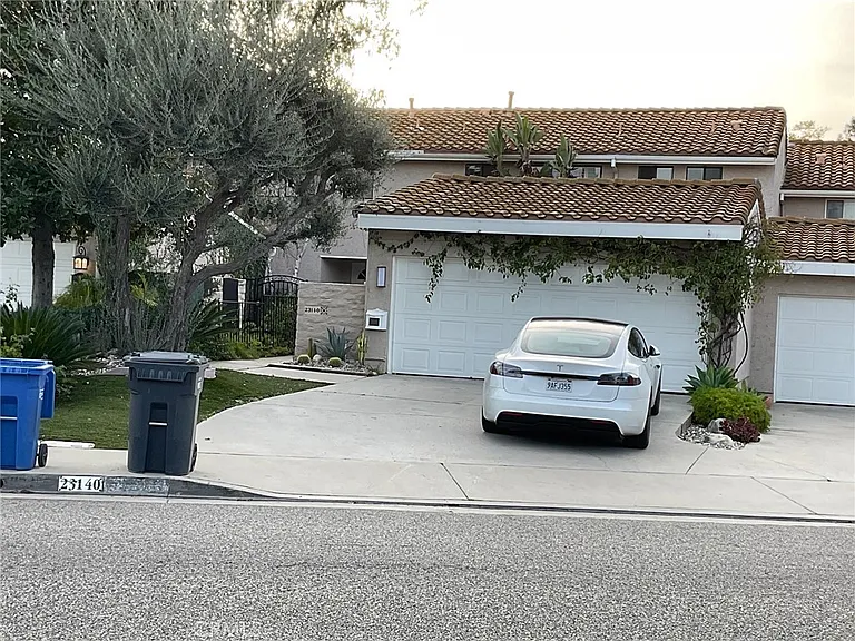 23140 Park Sorrento — Photo 2