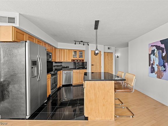 5th image of 2222 Detroit Ave APT 708