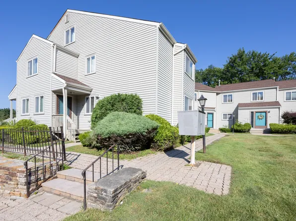 301 Village Drive #301, Torrington, CT 06790